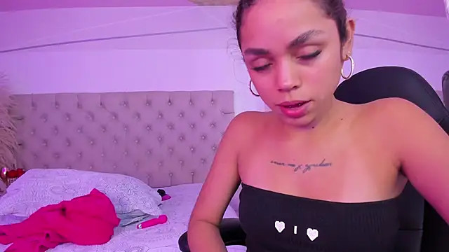 XXX chat uživo modela CarolineFyre