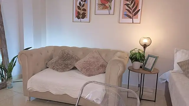 DahianaWalcott 即時 XXX 聊天