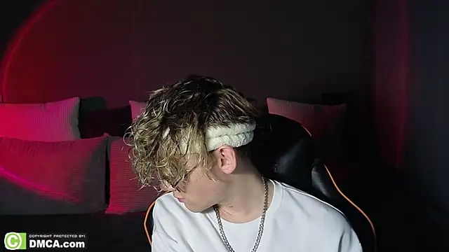 Keytaro: απευθείας συνομιλία ΧΧΧ