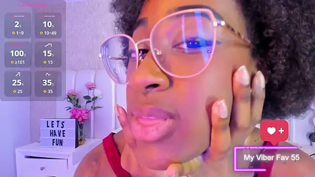 Show modela Julianiita_ na web-kameri