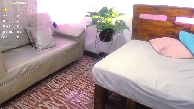 Yeseniaa25_'s Live XXX Chat