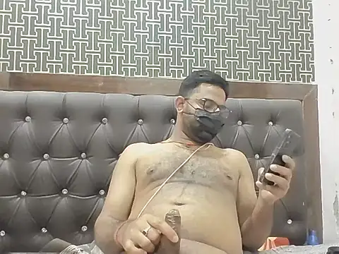 Chat +18 de hotindianstud ao vivo