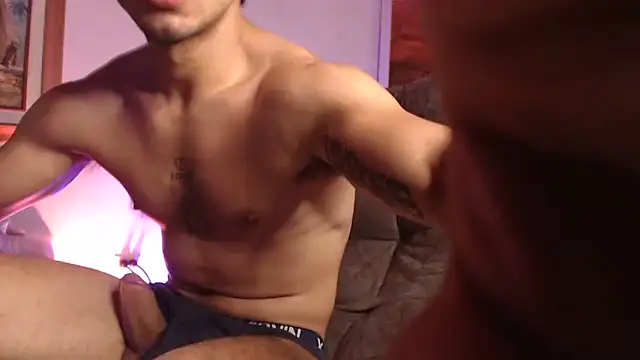 ArturoCardona_: онлайн-секс-чат