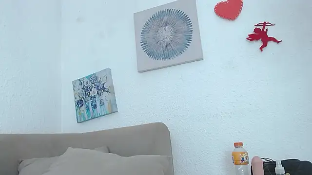 CarolineAikos' Live XXX Chat