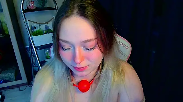 Emiliaaah: απευθείας συνομιλία ΧΧΧ