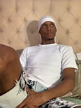 Show modela Adam_Byker na web-kameri