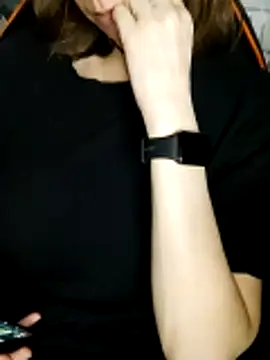 Aashikalaa 라이브 XXX 채팅