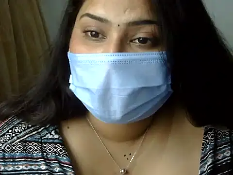 cutelady65 Adlı Modelin Canlı XXX Sohbeti