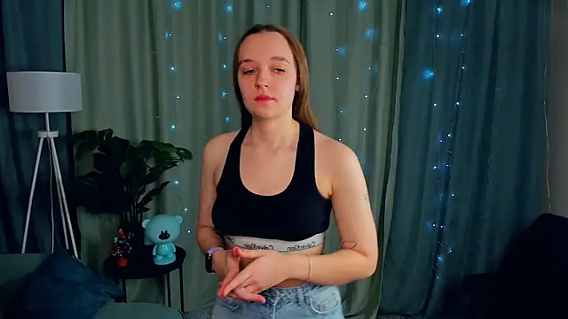 MikiBallance Adlı Modelin Canlı XXX Sohbeti