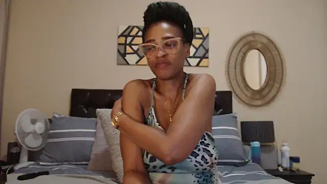 Creamyass22 Webcam show