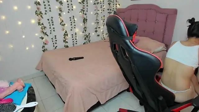 Antonella_heinz Chat XXX in diretta