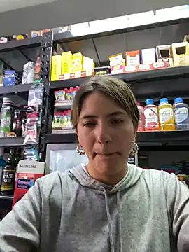 Andrea_19blonde Adlı Modelin Canlı XXX Sohbeti