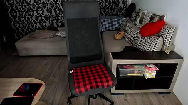 Charlotte_Diamonds 即時 XXX 聊天