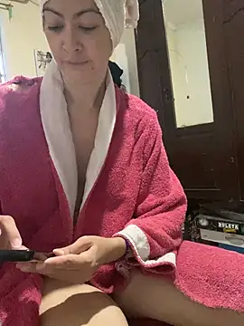 aphrodite_sexy Adlı Modelin Canlı XXX Sohbeti