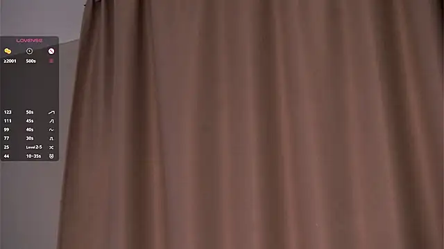 EffieHenri's Live XXX Chat