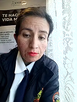 Valentina--1のライブXXXチャット