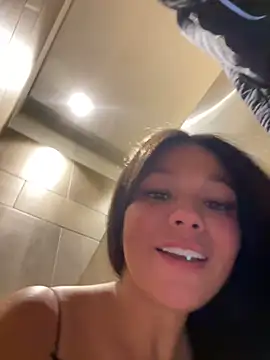 دردشة Alyshanon18 الجنسية المباشرة