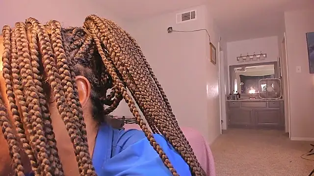 yiauana Adlı Modelin Canlı XXX Sohbeti