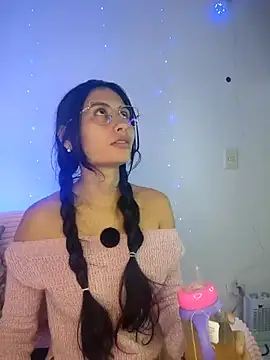 NayeCloud Adlı Modelin Canlı XXX Sohbeti