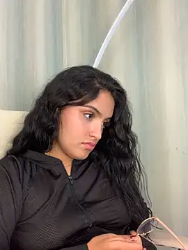 Bella_Pinkk Webcam show