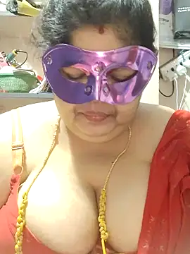 tamilthanushri 即時 XXX 聊天