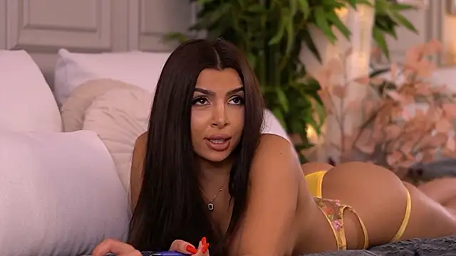 NicoleCellini's Live XXX Chat