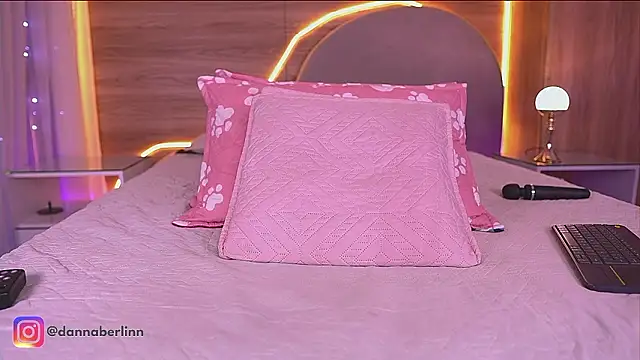 danna_berlin_: απευθείας συνομιλία ΧΧΧ