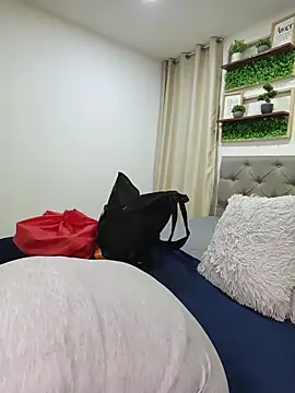 Chat +18 de sasi_luna ao vivo