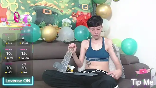 LiamBrown09 即時 XXX 聊天