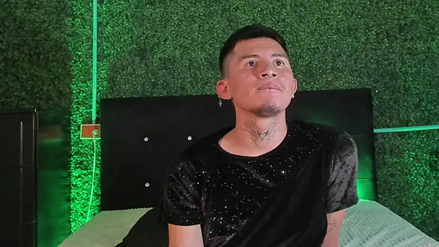 Show modela Star_blaze na web-kameri