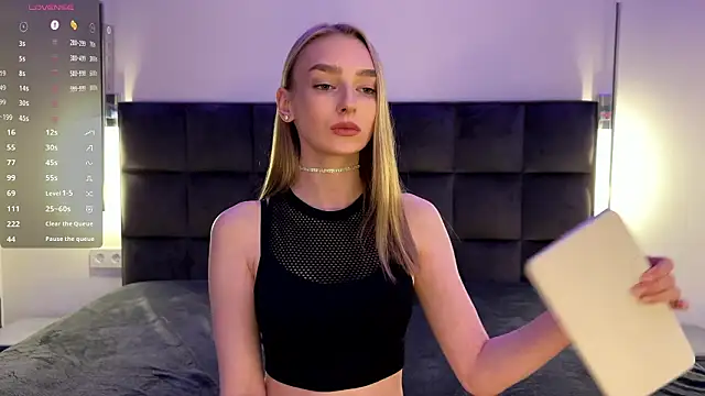 GoldieHarrington live XXX chat