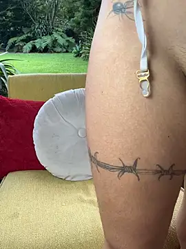 AliceMrtnz: вебкам-шоу