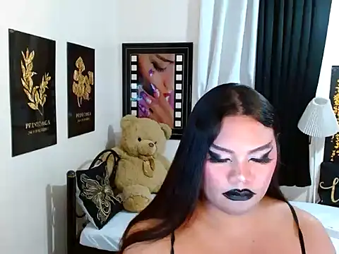 دردشة TSbrianaHugeCock الجنسية المباشرة