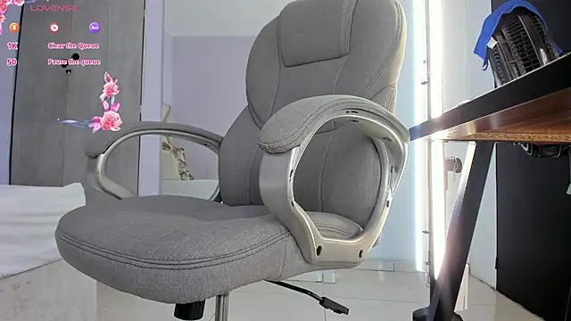 tati_saldarriaga's Live XXX Chat