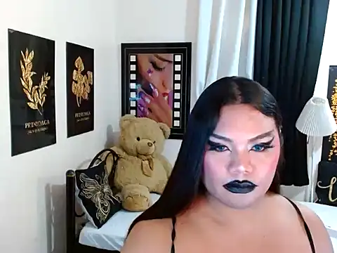 TSbrianaHugeCock 网络视讯表演