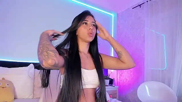 Alaia_Manson: онлайн-секс-чат