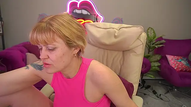 BellaLaPetit Chat XXX live