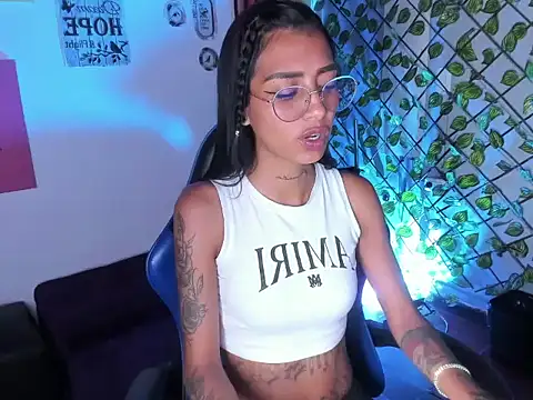 KarlaSlutSkinny__ 即時 XXX 聊天