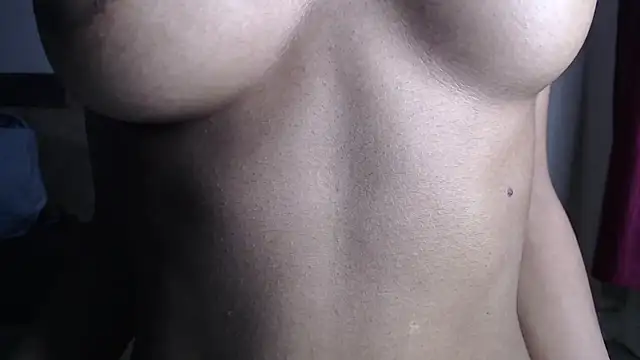 แชท XXX สดของ Virgin_Aisha