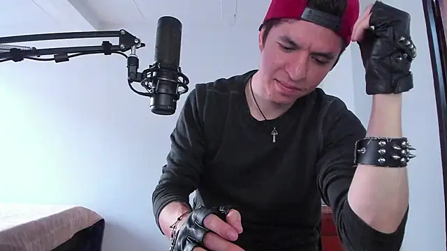 Headhunterdz: διαδικτυακό σόου στην κάμερα