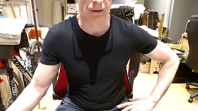 Hung2Mike's Live XXX Chat