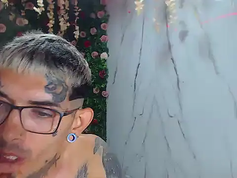 دردشة Boy_tatto77 الجنسية المباشرة