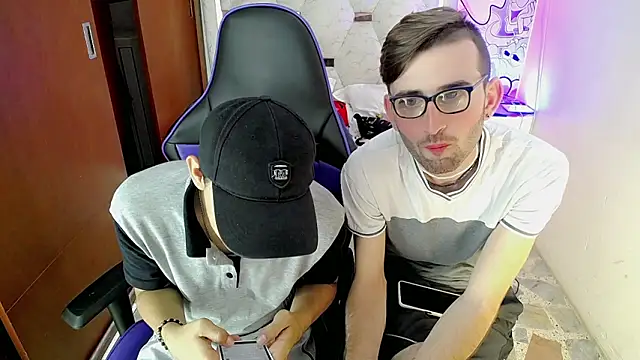 Top_and_bottom's Live XXX Chat