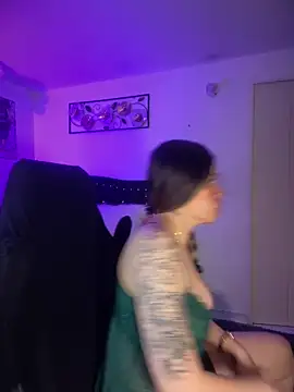 carolina16love 即時 XXX 聊天