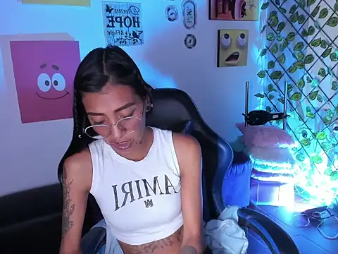 KarlaSlutSkinny__ – Naživo XXX chat
