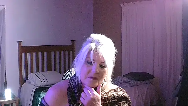 Miahotmilf Live XXX-chat