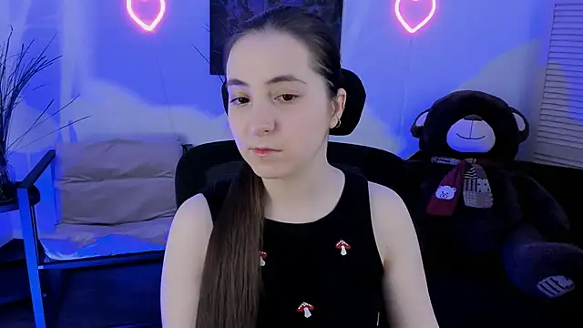 VirtuallVoyant élő XXX-chatje