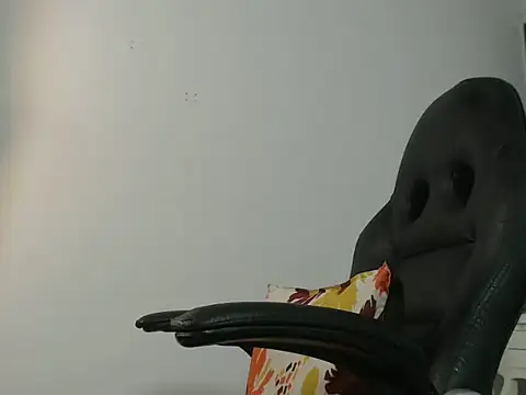 BellaBelluci élő XXX-chatje