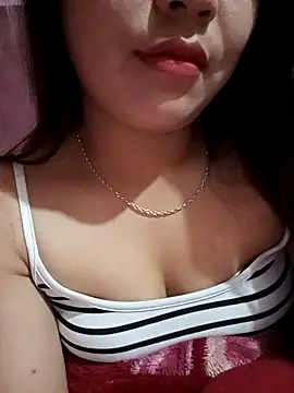 -Lanaa- élő XXX-chatje