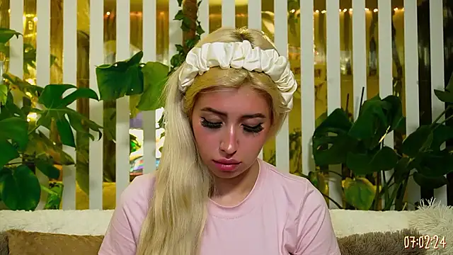 Онлайн чат XXX FlowweerGirl